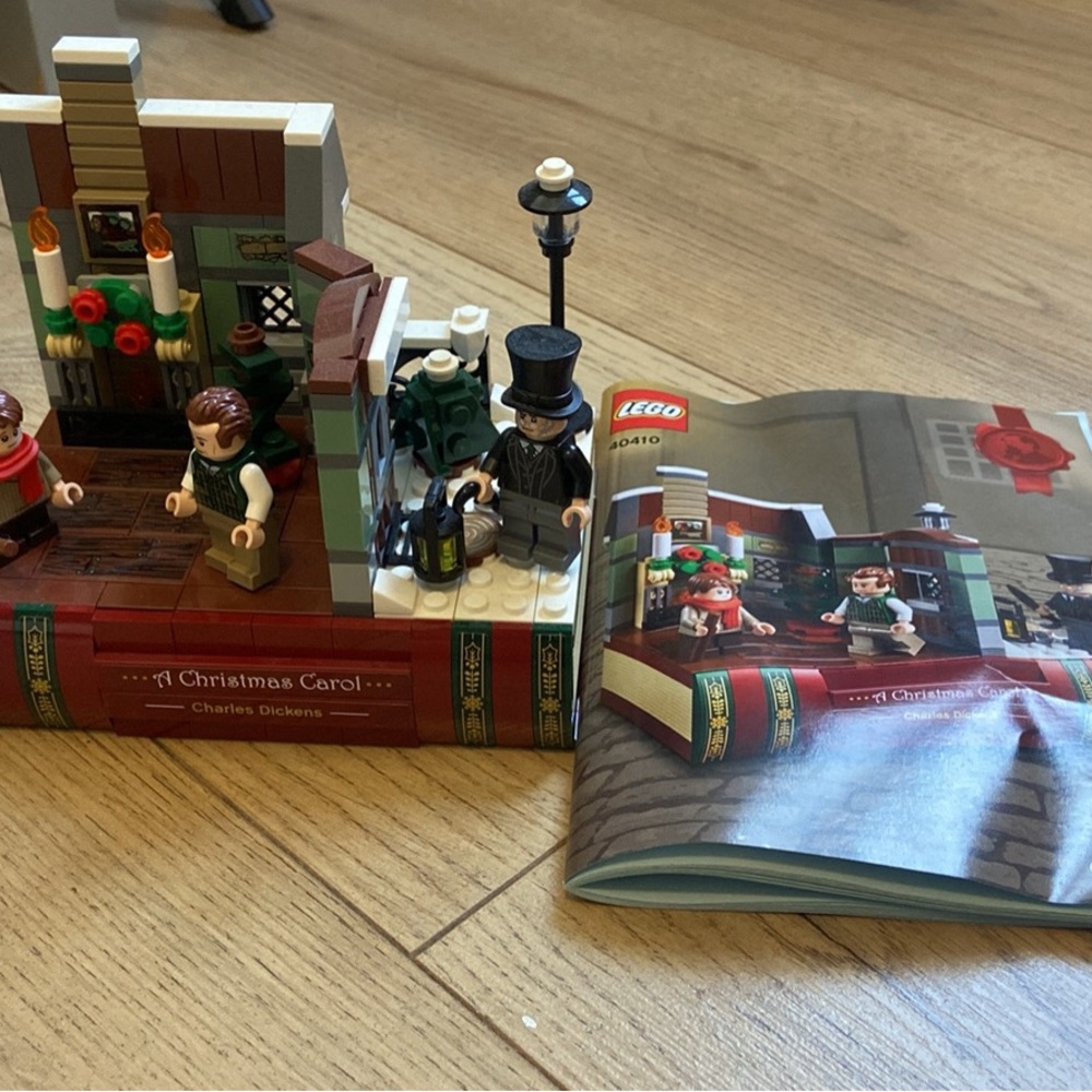 Charles Dickens Tribute Lego 40410